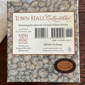Town Hall Collectables-The Toy Maker house. Mint condition.